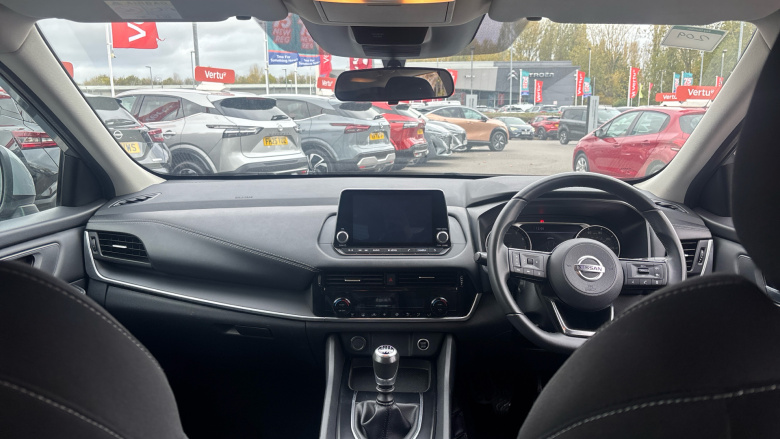 Nissan Qashqai 1.3 DiG-T MH Acenta Premium 5dr Petrol Hatchback